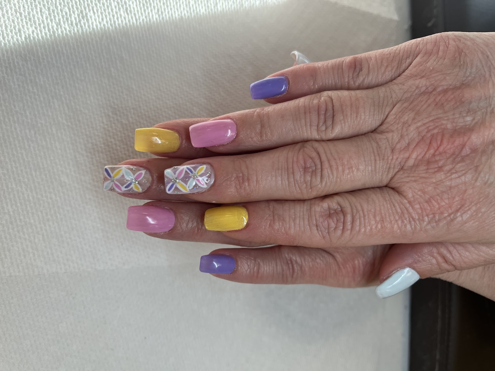 Aurora Nails logo